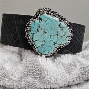 SANDRA LING Designer Black Leather Bracelet w/Turquoise Stone. Beautiful. New.
